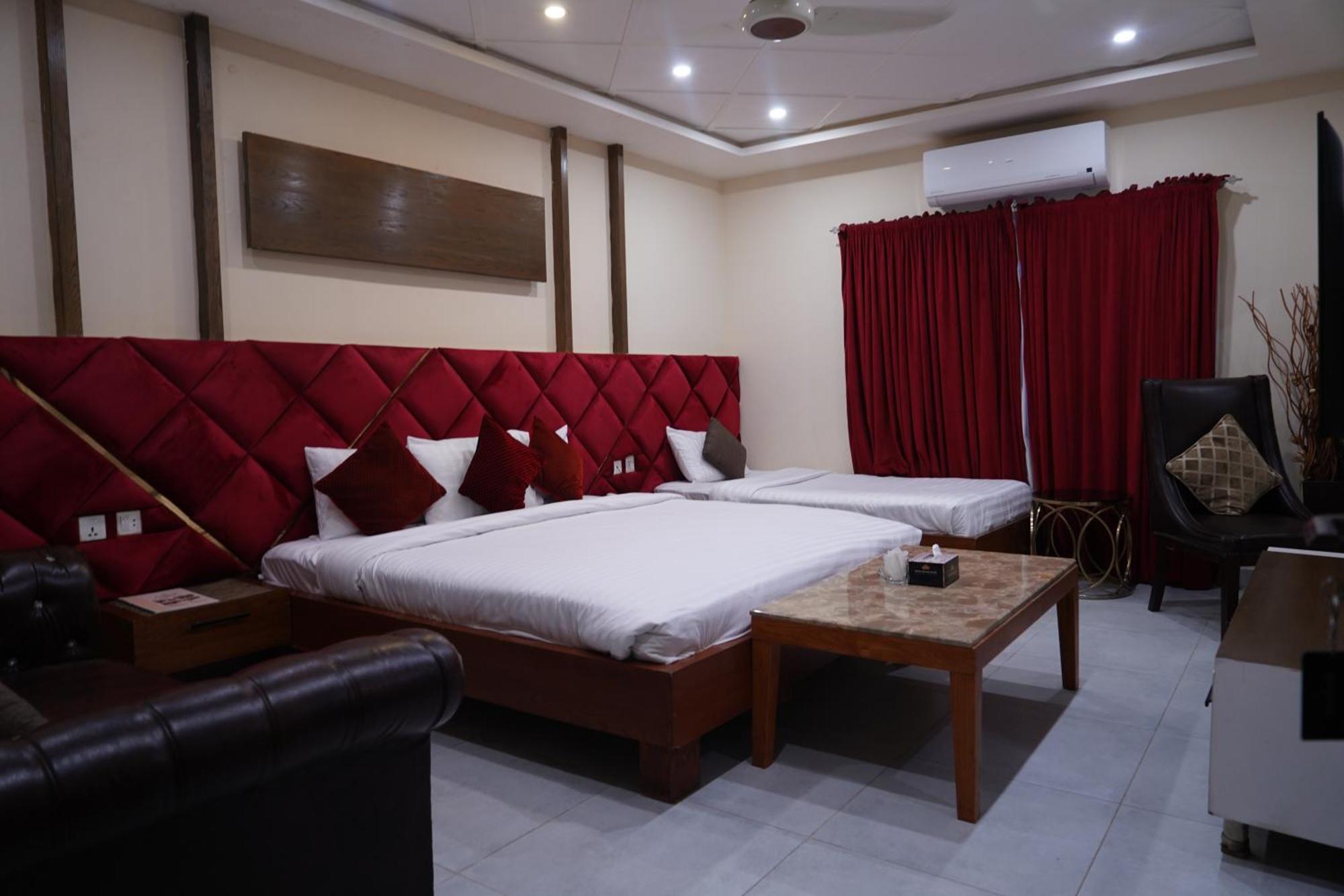 Hotel Avalon Suites Multan Exterior photo