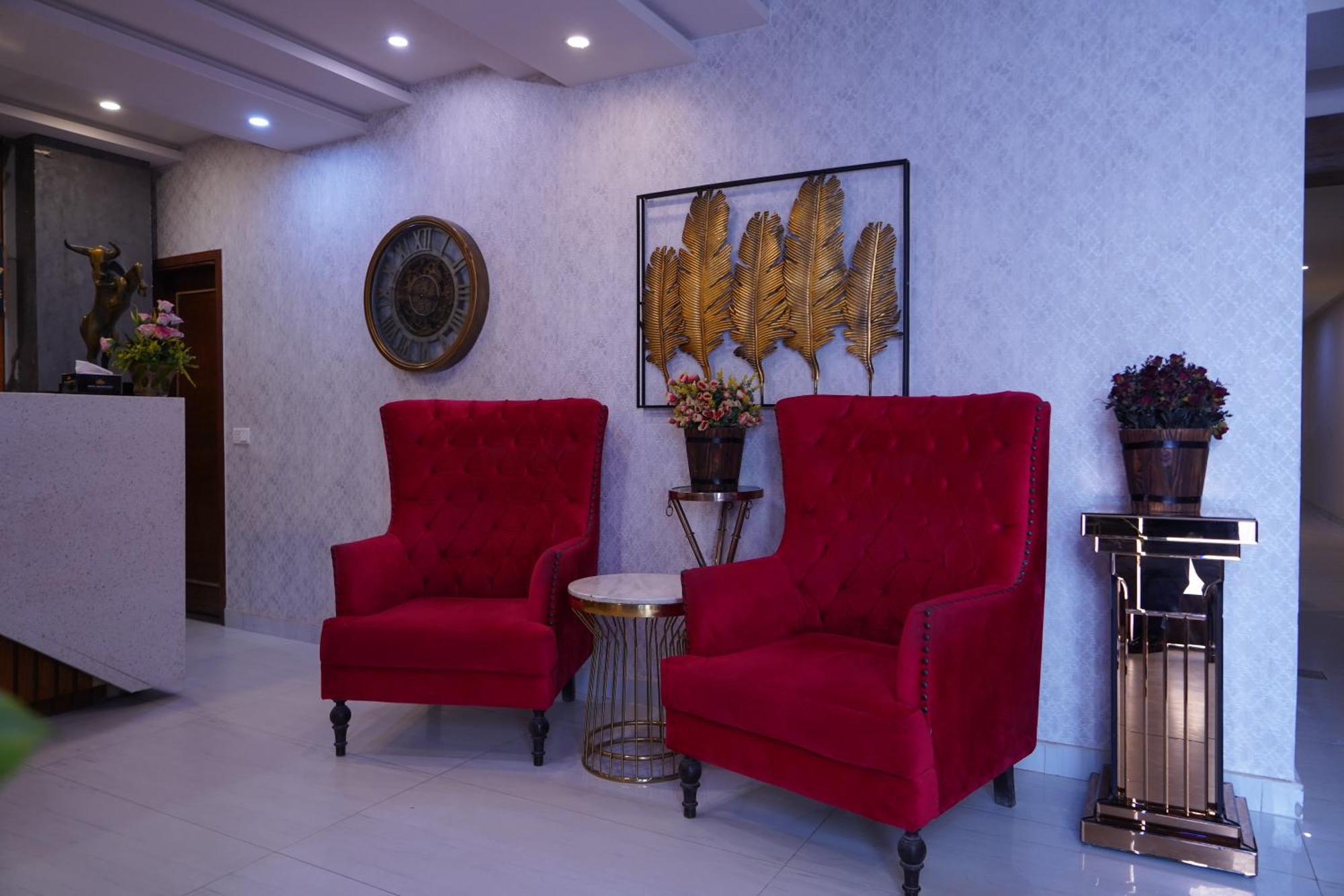 Hotel Avalon Suites Multan Exterior photo