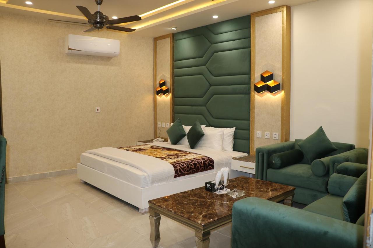 Hotel Avalon Suites Multan Exterior photo