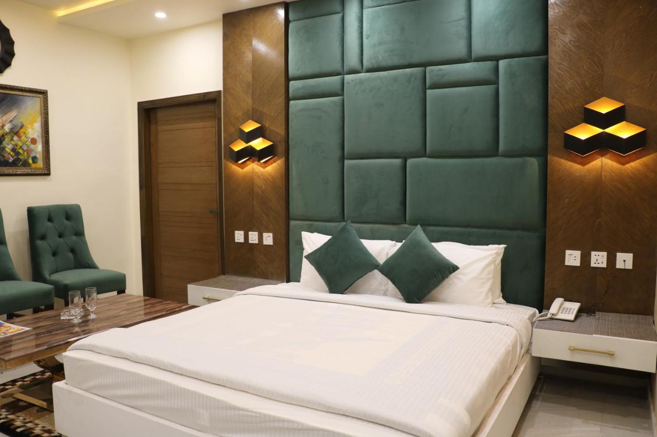 Hotel Avalon Suites Multan Exterior photo