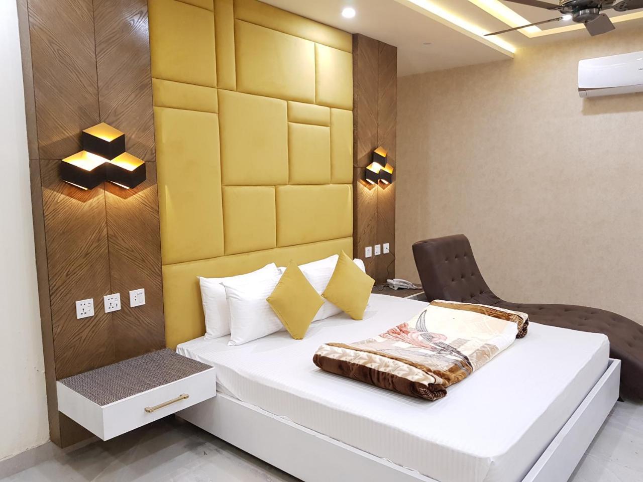 Hotel Avalon Suites Multan Exterior photo
